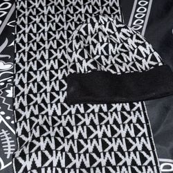 MICHAEL KORS BLACK&GRAY SCARF AND BEANIE SET