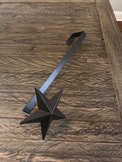 Metal over door wreath hanger