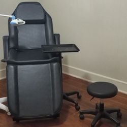 Teeth Whitening/Gems  Light And Chair Set Up 