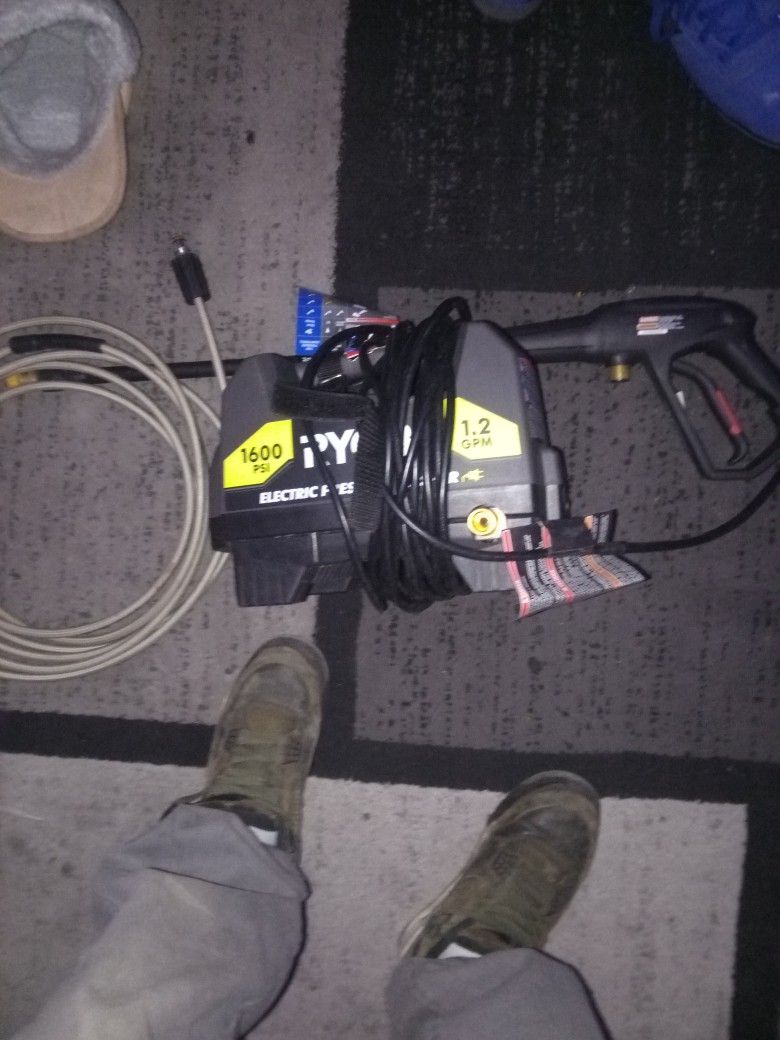 1600psi Pressure Washer