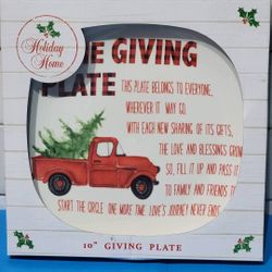 10" Giving Plates $7 each (Two available) 
Perfect for the Holiday Season 🍪
