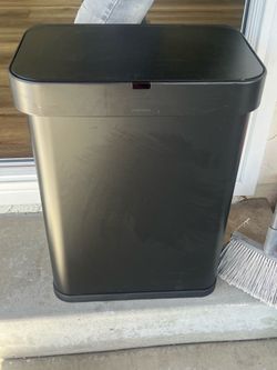 Simple human trash can