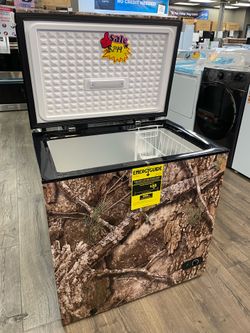 RealTree 7 cu.ft. Chest Freezer Read Description
