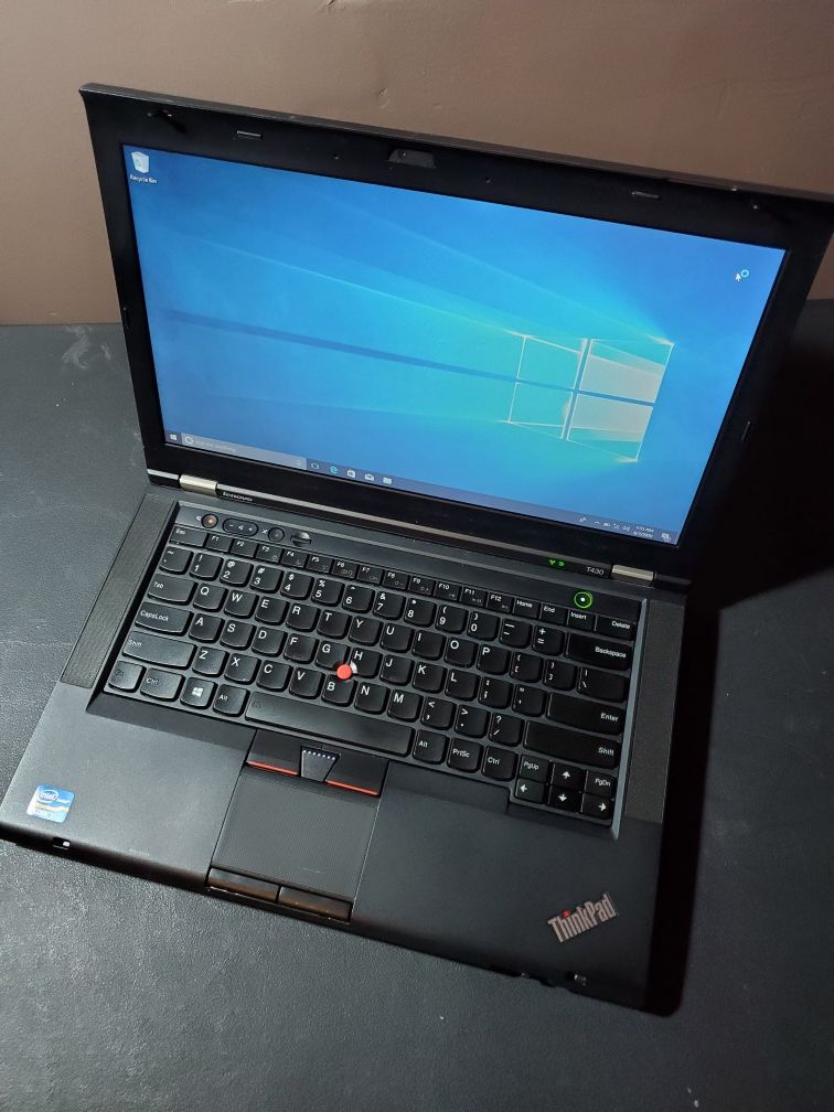 Lenovo T430 Laptop with docking station and 2 chargers