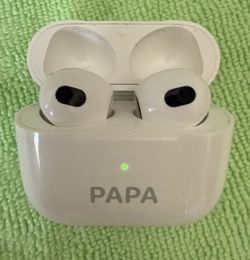 Apple AirPods (3rd Generation) – Right Earbud & Lightning Charging Case – Left Earbud Damaged