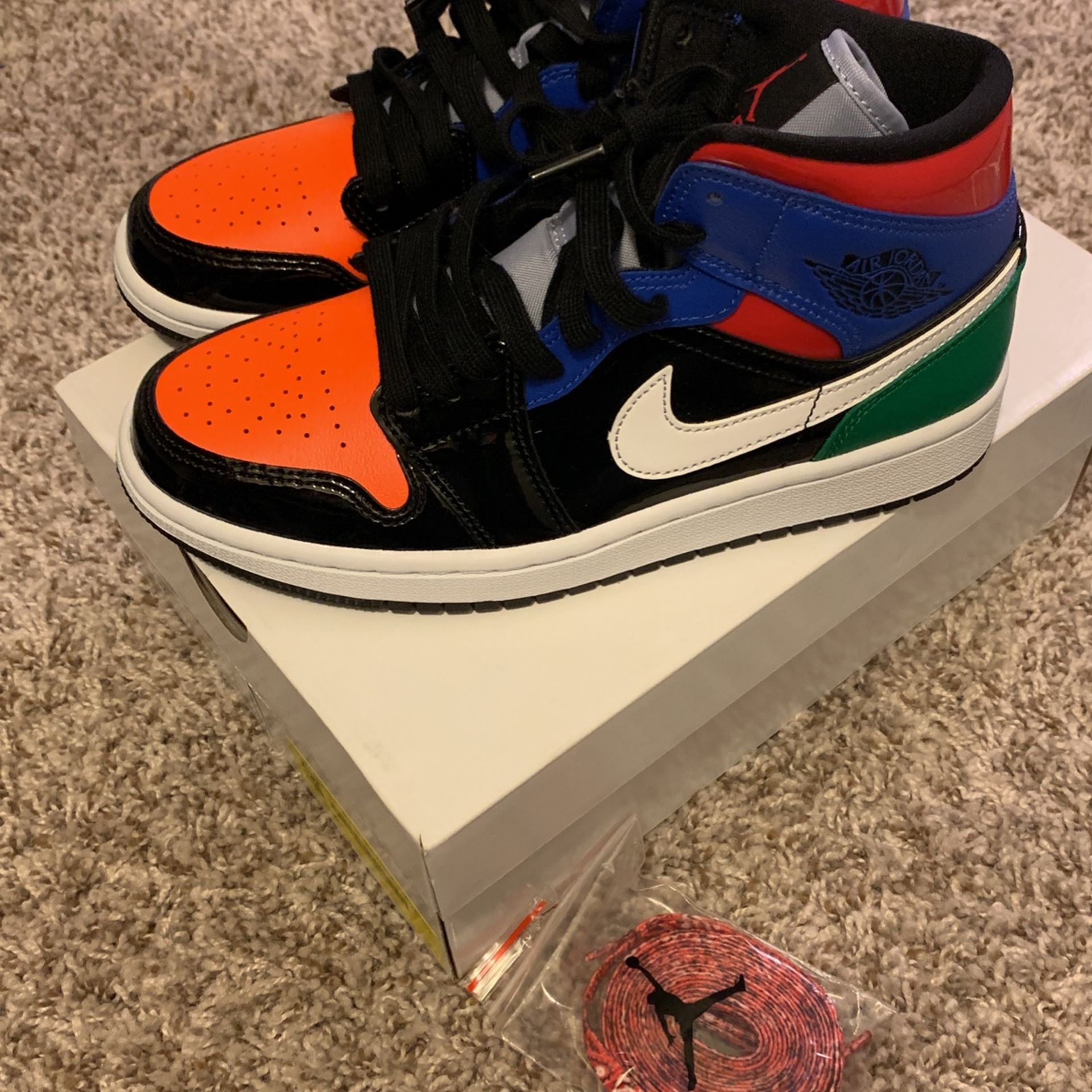 Jordan 1 Mid