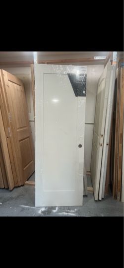 Interior shaker doors 28x80 solid core Bedroom doors closet doors barn doors  I have a door available single panel shaker doors 28x80  solid core wood