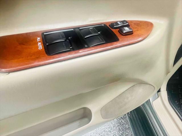 1998 Lexus LX 470 Luxury Wagon