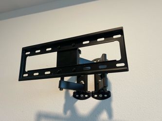 Telescoping / Tiltable wall mount TV 30-65”