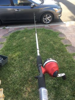 Lews fishing poles medium action 2 - 8 lb with reel