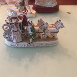Cinderella stagecoach Inn porcelain Decoration 