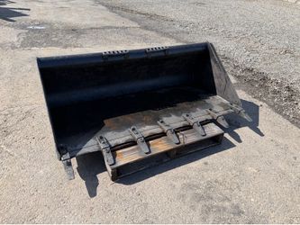 Skid Steer Tooth Bucket 68" - Bobcat brand
