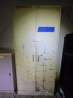 Heavy duty steel cabinet