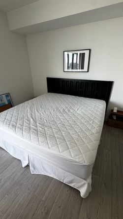 King Pillow Top Mattress Bed  Frame Headboard & Side Tables