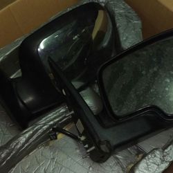 01 chevy, 2500 HD, power mirrors.