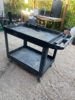 Rubbermaid cart