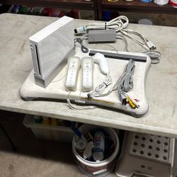Nintendo Wii For Parts Includes Balance Board 2 Controllers  And Extra Belkin RGB Cable