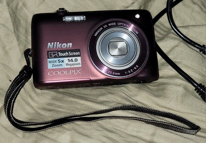 Nikon coolpix S4100 digital camera 15mp wide angle zoom lens digicam
