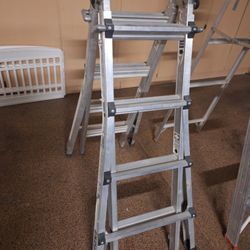 17 Ft Adjustable Ladder