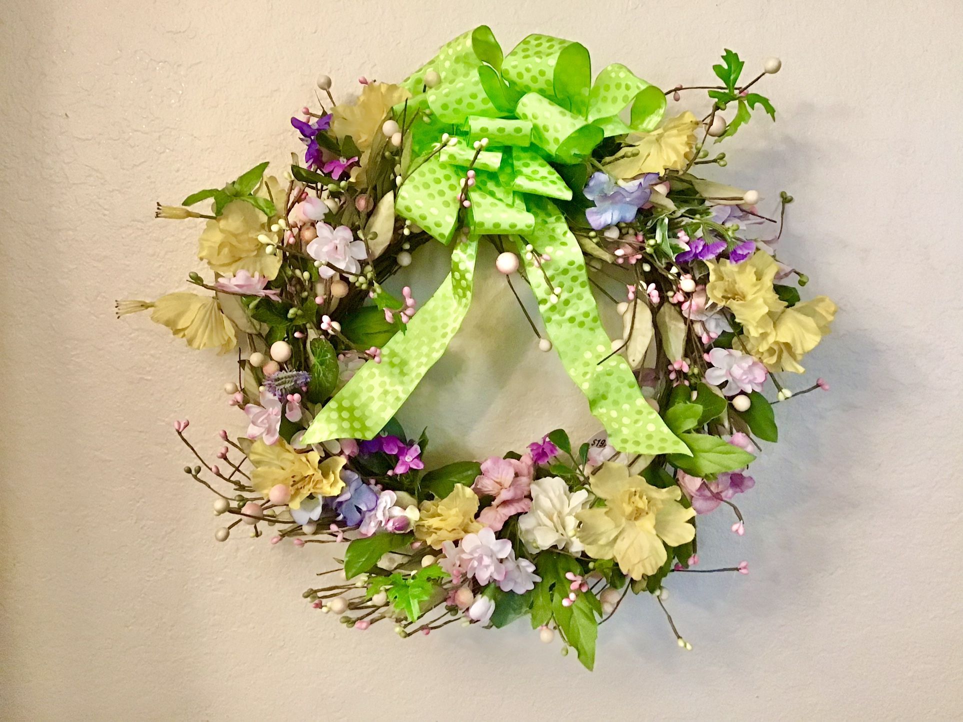 🌷Spring Wreath Handcrafted!🌷