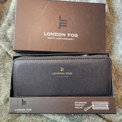 London Fog Wristlet wallet