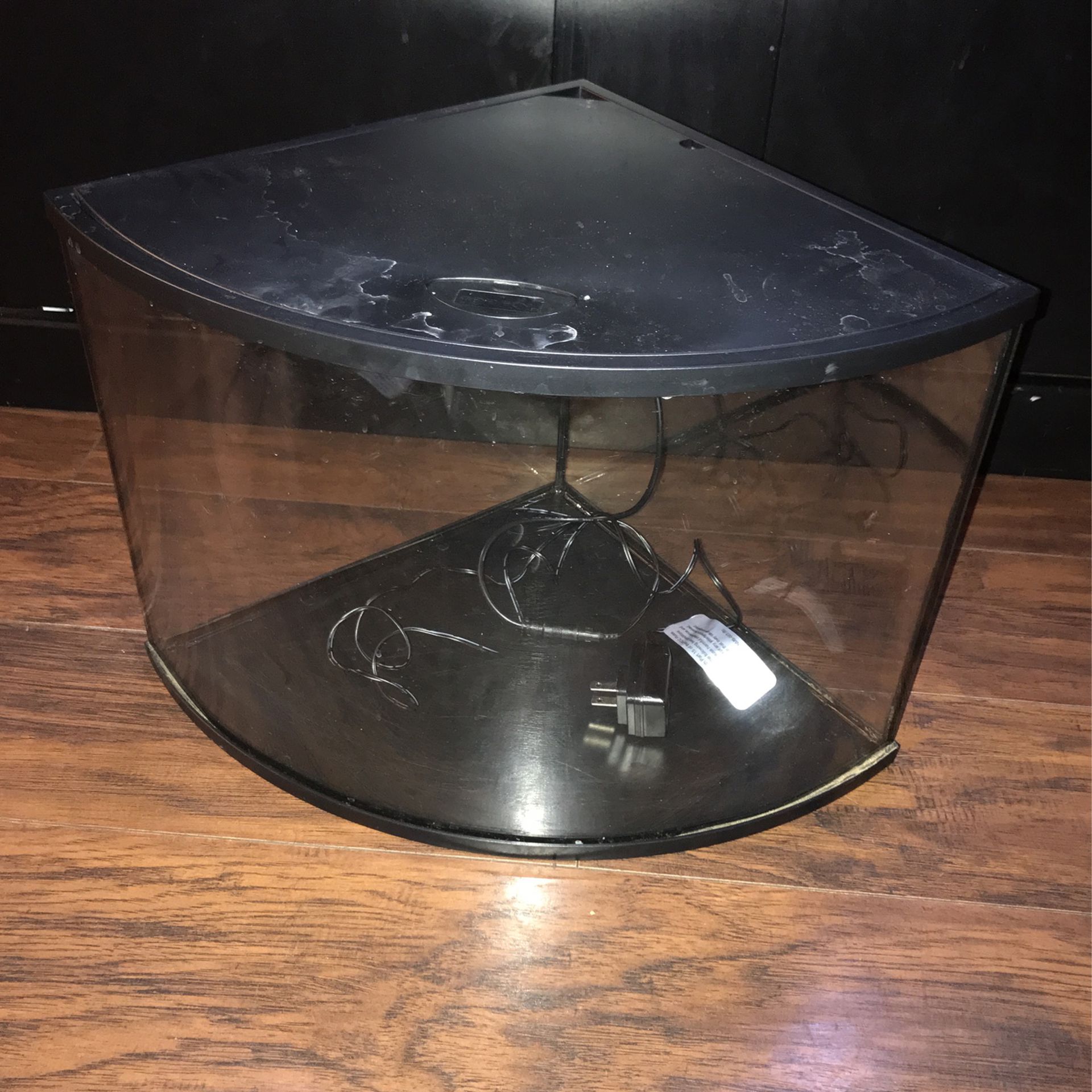 6 Gal Tank And Accessories 