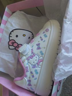 Children's shoes size 7