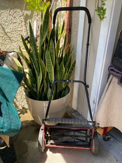 Manual lawn mower