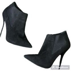 Forever 21 Black Ankle Boots Size 7