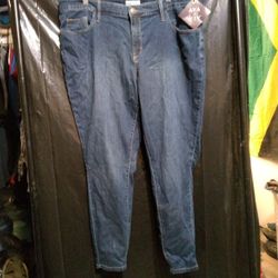 AVA - VIV Brand Plus Size Skinny Jeans. Size 18 W.