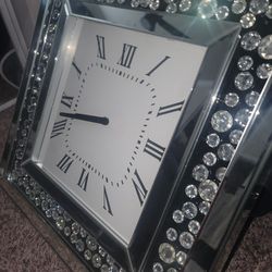 Beautiful Decorative Mirror Clock 