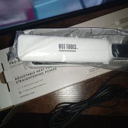 New In Box Hot Tools Flat Iron White