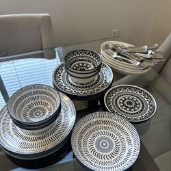 Beautiful Dish Set And Silverware 