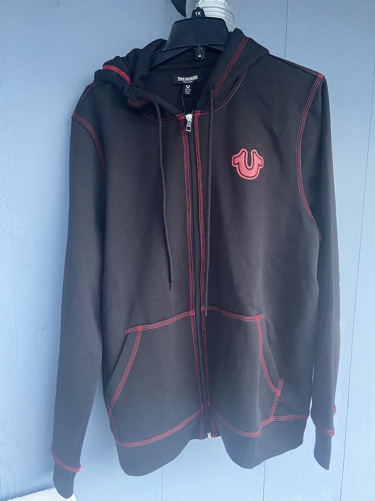 True Religion Big T Black & Red Zip Hoodie Men’s XL