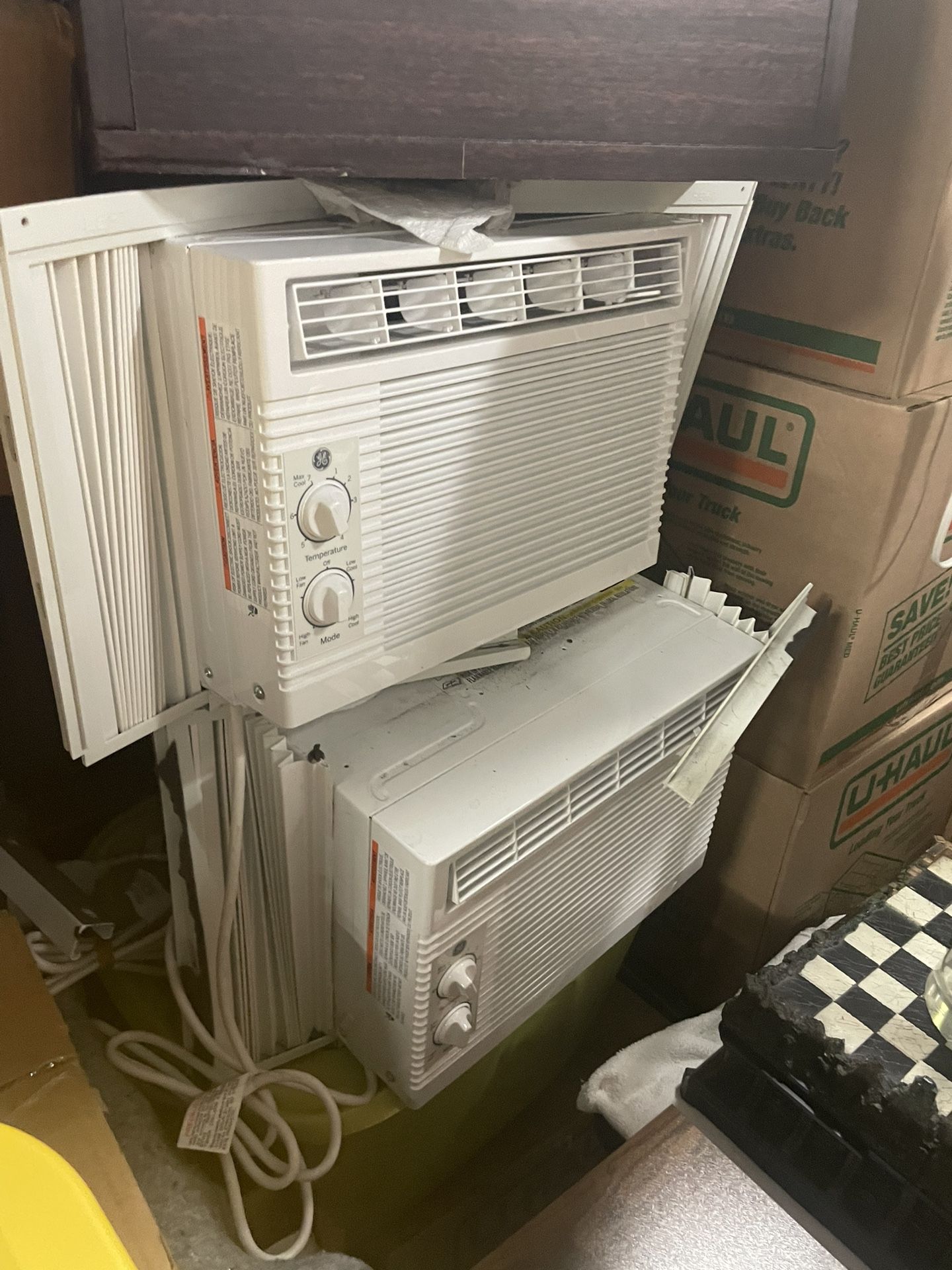 - GE 5000 BTU Air Conditioner Used 1 Season