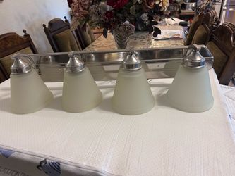 4-Light Bathroom Vanity Light Bar