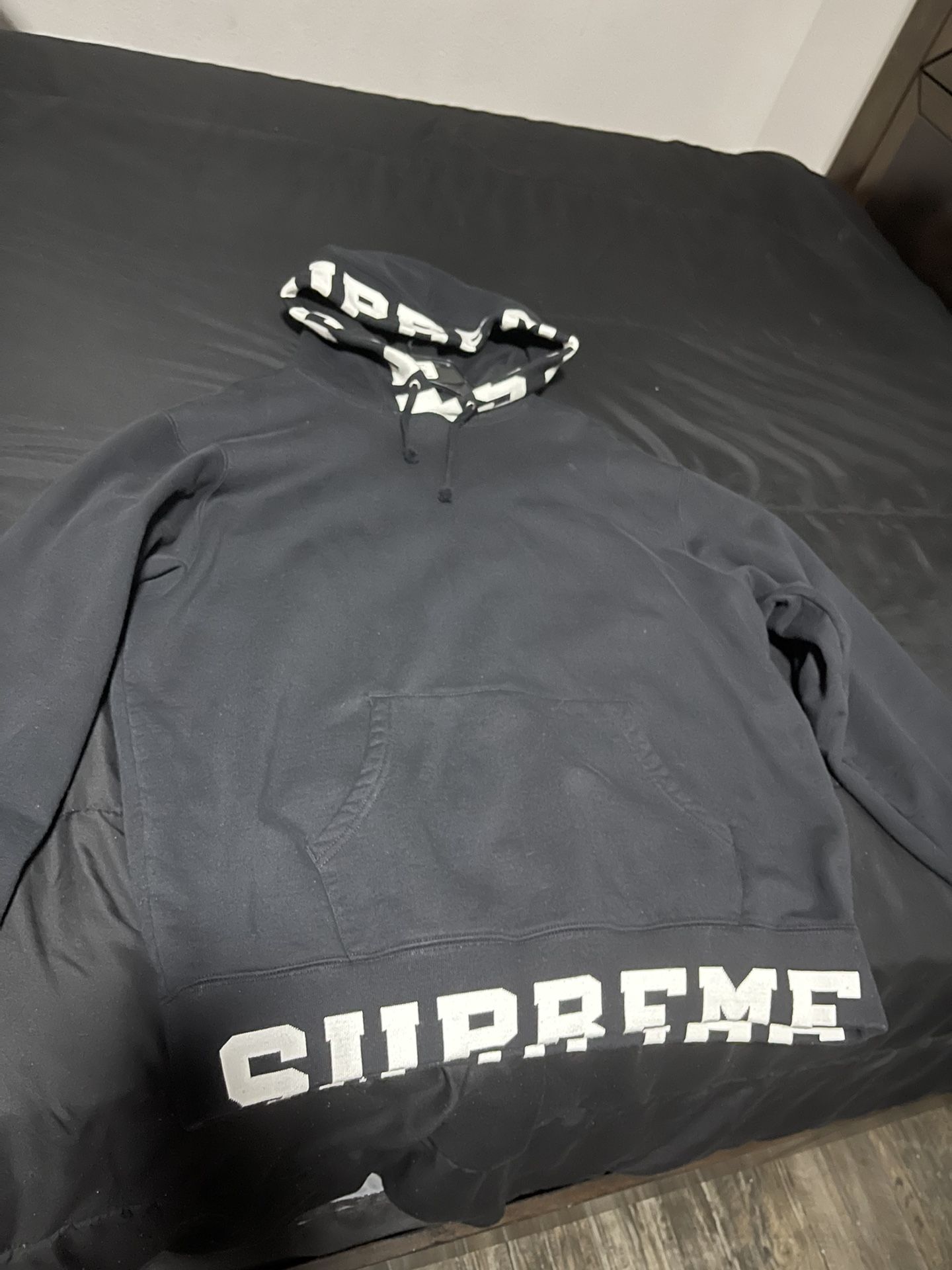 Supreme Hoodie Size Large