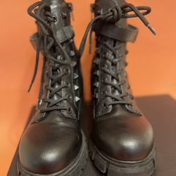 Guess Women’s boots 