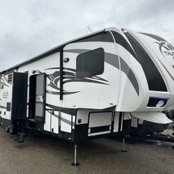 2015 Camper Rv Trailer Toy Hauler XLR Thunderbolt 