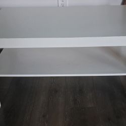 ✨ White 2-Tier IKEA Coffee Table – $25

Gently used and in great condition! Clean white finish,
