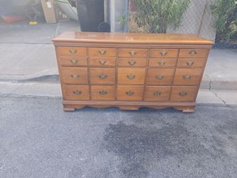 Dresser