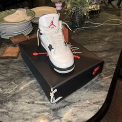 Air Jordan 4 Retro Summit White/ Fire Red