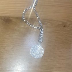 .225 Silver Chain And pendant