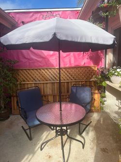 Iron Patio Table & Chairs w Umbrella