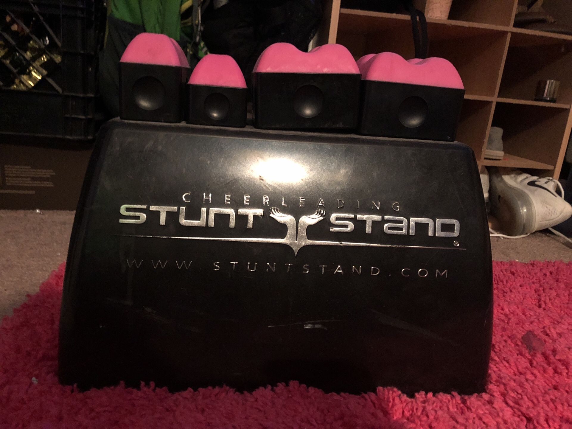 Cheerleading stunts Stand