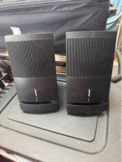 2 Bose Model 100 Bookshelf Speakers