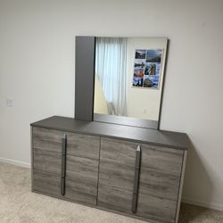  Bedroom Furniture Set