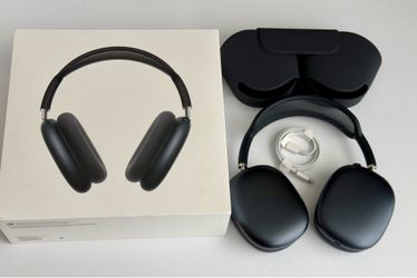 Apple AirPods Max 2 Midnight l Apple Warranty Until May 25, 2027 l Like New