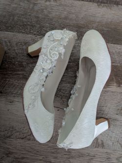 Ivory lace wedding shoes - size 6.5