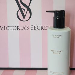 Victoria's Secret Very Sexy Oasis 